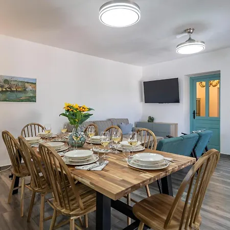 3 Bedroom Cozy In Villanueva Del Rio Y M Villanueva del Rio y Minas