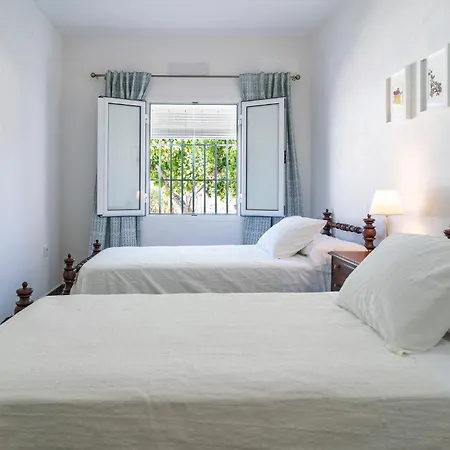 3 Bedroom Cozy In Villanueva Del Rio Y M *