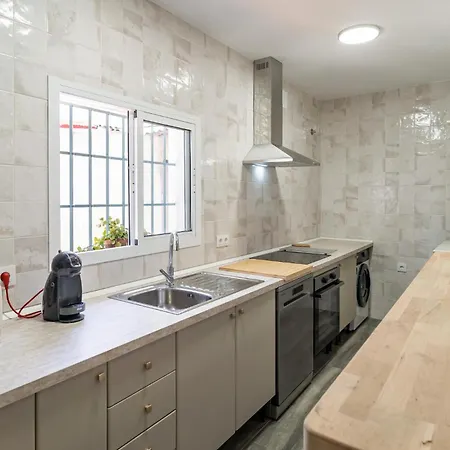 3 Bedroom Cozy In Villanueva Del Rio Y M * Villanueva del Rio y Minas